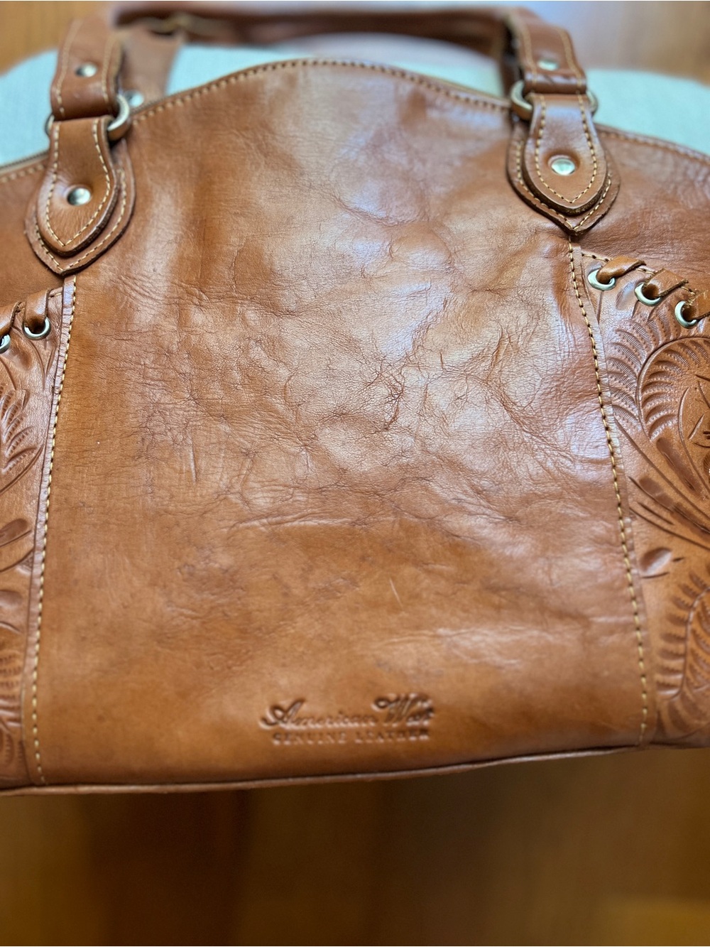 American West Tan Leather Shoulder Bag with Silver Concho - Picture 3 of 9